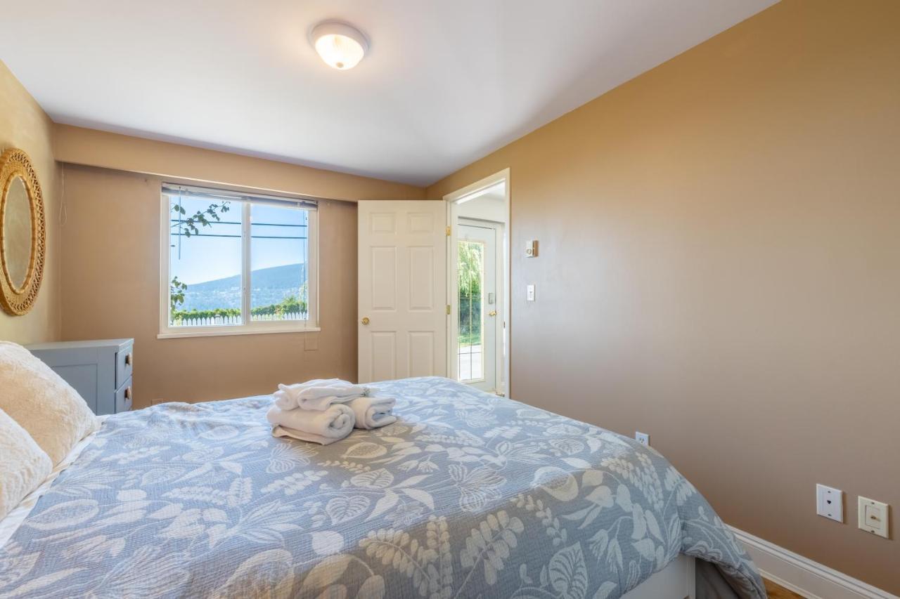 Two Bedroom With Amazing Ocean View North Vancouver Zewnętrze zdjęcie