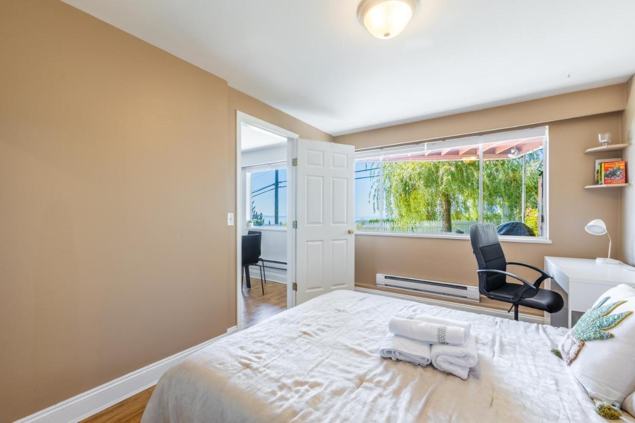 Two Bedroom With Amazing Ocean View North Vancouver Zewnętrze zdjęcie