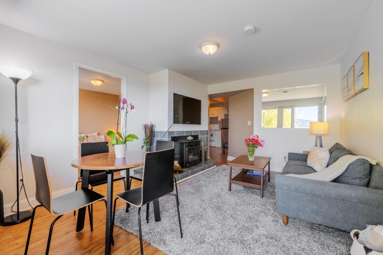 Two Bedroom With Amazing Ocean View North Vancouver Zewnętrze zdjęcie